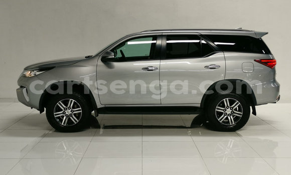 Acheter Occasion Voiture Toyota Fortuner Gris à Ezulwini, Hhohho Acheter Occasion Voiture Toyota Fortuner Gris à Ezulwini, Hhohho