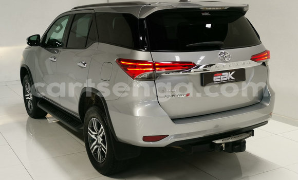 Acheter Occasion Voiture Toyota Fortuner Gris à Ezulwini, Hhohho Acheter Occasion Voiture Toyota Fortuner Gris à Ezulwini, Hhohho