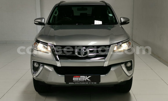 Acheter Occasion Voiture Toyota Fortuner Gris à Ezulwini, Hhohho Acheter Occasion Voiture Toyota Fortuner Gris à Ezulwini, Hhohho