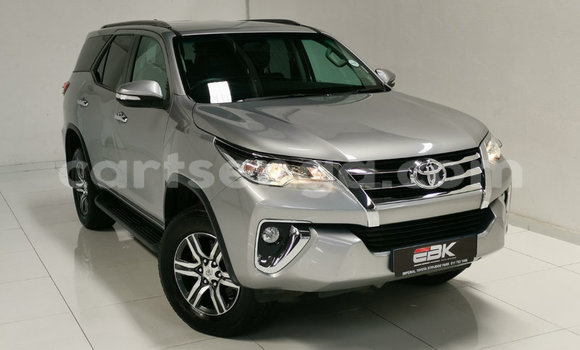 Acheter Occasion Voiture Toyota Fortuner Gris à Ezulwini, Hhohho Acheter Occasion Voiture Toyota Fortuner Gris à Ezulwini, Hhohho