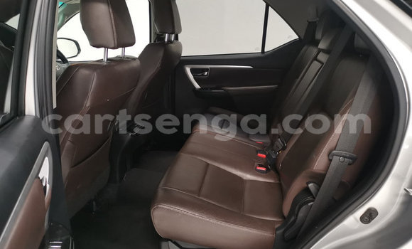 Acheter Occasion Voiture Toyota Fortuner Gris à Ezulwini, Hhohho Acheter Occasion Voiture Toyota Fortuner Gris à Ezulwini, Hhohho