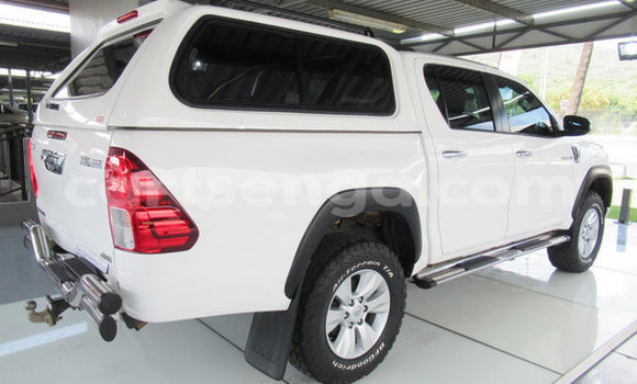 Acheter Occasion Voiture Toyota Hilux Blanc à Ezulwini, Hhohho Acheter Occasion Voiture Toyota Hilux Blanc à Ezulwini, Hhohho