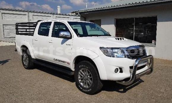 Nunua Ilio tumika Toyota Hilux White Gari ndani ya Ezulwini nchini Hhohho Nunua Ilio tumika Toyota Hilux White Gari ndani ya Ezulwini nchini Hhohho