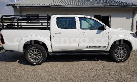 Nunua Ilio tumika Toyota Hilux White Gari ndani ya Ezulwini nchini Hhohho Nunua Ilio tumika Toyota Hilux White Gari ndani ya Ezulwini nchini Hhohho