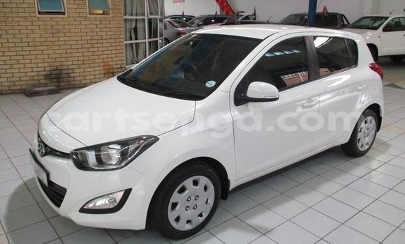 Nunua Ilio tumika Hyundai i20 White Gari ndani ya Manzini nchini Manzini Nunua Ilio tumika Hyundai i20 White Gari ndani ya Manzini nchini Manzini