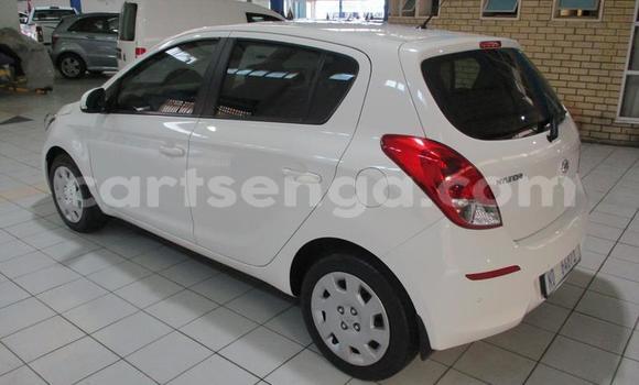 Nunua Ilio tumika Hyundai i20 White Gari ndani ya Manzini nchini Manzini Nunua Ilio tumika Hyundai i20 White Gari ndani ya Manzini nchini Manzini