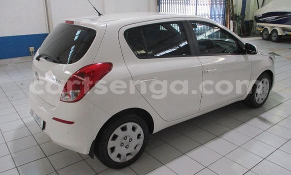 Nunua Ilio tumika Hyundai i20 White Gari ndani ya Manzini nchini Manzini Nunua Ilio tumika Hyundai i20 White Gari ndani ya Manzini nchini Manzini
