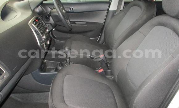 Nunua Ilio tumika Hyundai i20 White Gari ndani ya Manzini nchini Manzini Nunua Ilio tumika Hyundai i20 White Gari ndani ya Manzini nchini Manzini