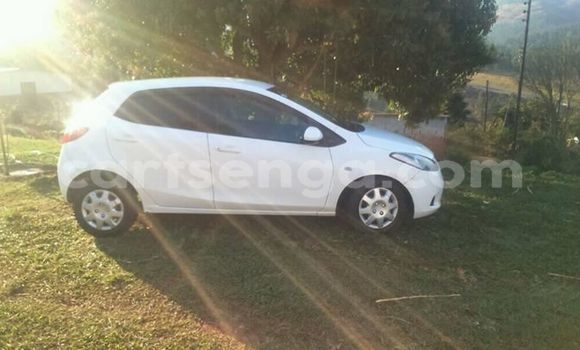 Nunua Ilio tumika Mazda Mazda 2 White Gari ndani ya Matsapha nchini Manzini Nunua Ilio tumika Mazda Mazda 2 White Gari ndani ya Matsapha nchini Manzini