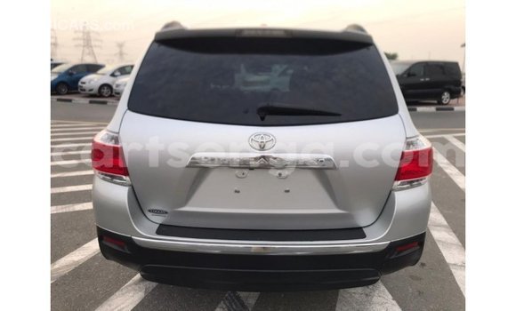 Buy Import Toyota Highlander Other Car in Import - Dubai in Hhohho Buy Import Toyota Highlander Other Car in Import - Dubai in Hhohho