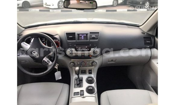 Buy Import Toyota Highlander Other Car in Import - Dubai in Hhohho Buy Import Toyota Highlander Other Car in Import - Dubai in Hhohho
