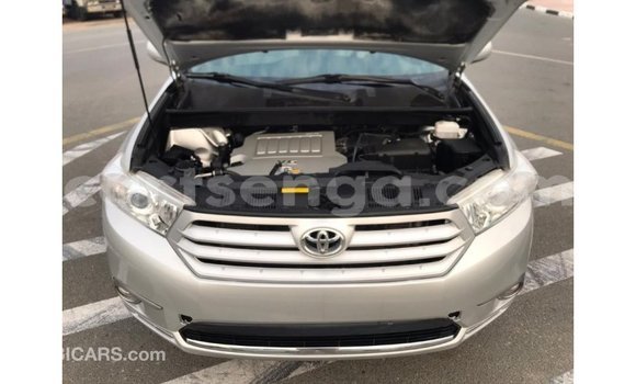 Buy Import Toyota Highlander Other Car in Import - Dubai in Hhohho Buy Import Toyota Highlander Other Car in Import - Dubai in Hhohho
