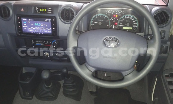 Acheter Occasion Voiture Toyota Land Cruiser Blanc à Hlatikulu, Shiselweni District Acheter Occasion Voiture Toyota Land Cruiser Blanc à Hlatikulu, Shiselweni District