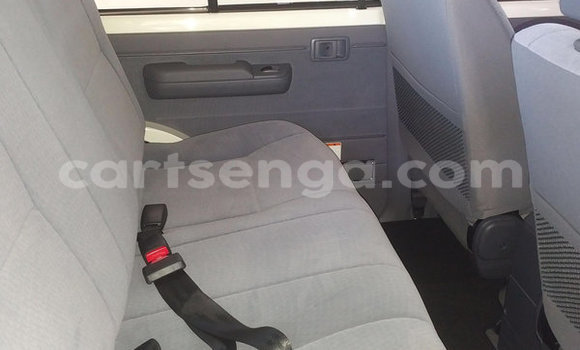 Acheter Occasion Voiture Toyota Land Cruiser Blanc à Hlatikulu, Shiselweni District Acheter Occasion Voiture Toyota Land Cruiser Blanc à Hlatikulu, Shiselweni District