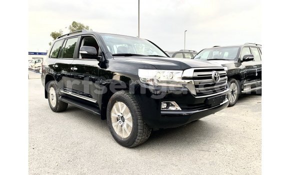 Nunua Imported Toyota Land Cruiser Black Gari ndani ya Import - Dubai nchini Hhohho Nunua Imported Toyota Land Cruiser Black Gari ndani ya Import - Dubai nchini Hhohho
