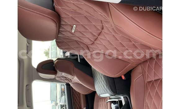 Nunua Imported Toyota Land Cruiser Black Gari ndani ya Import - Dubai nchini Hhohho Nunua Imported Toyota Land Cruiser Black Gari ndani ya Import - Dubai nchini Hhohho