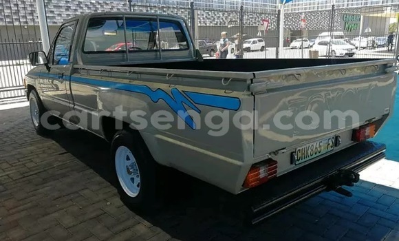 Buy Used Toyota Hilux Brown Car in Ezulwini in Hhohho Buy Used Toyota Hilux Brown Car in Ezulwini in Hhohho