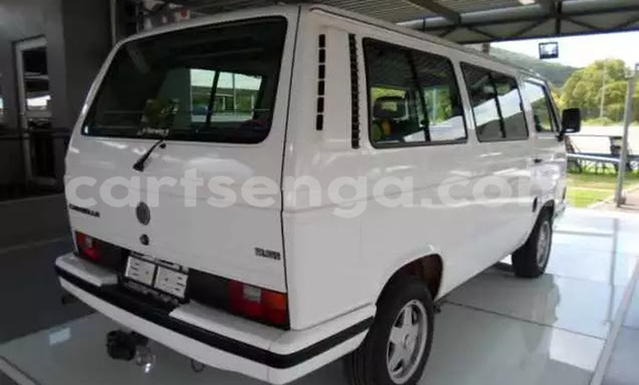 Acheter Occasion Voiture Volkswagen Caravelle Blanc à Ezulwini, Hhohho Acheter Occasion Voiture Volkswagen Caravelle Blanc à Ezulwini, Hhohho