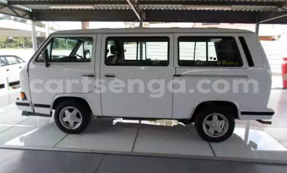 Acheter Occasion Voiture Volkswagen Caravelle Blanc à Ezulwini, Hhohho Acheter Occasion Voiture Volkswagen Caravelle Blanc à Ezulwini, Hhohho