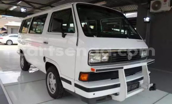 Acheter Occasion Voiture Volkswagen Caravelle Blanc à Ezulwini, Hhohho Acheter Occasion Voiture Volkswagen Caravelle Blanc à Ezulwini, Hhohho