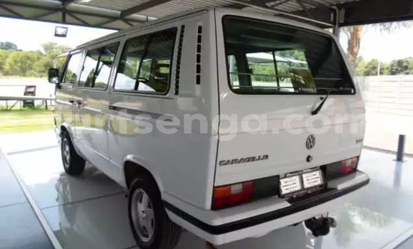 Acheter Occasion Voiture Volkswagen Caravelle Blanc à Ezulwini, Hhohho Acheter Occasion Voiture Volkswagen Caravelle Blanc à Ezulwini, Hhohho