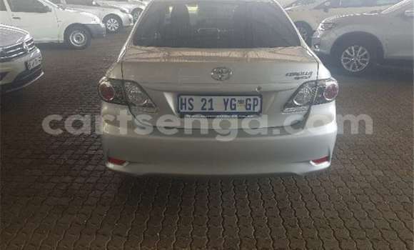 Nunua Ilio tumika Toyota Corolla Silver Gari ndani ya Manzini nchini Manzini Nunua Ilio tumika Toyota Corolla Silver Gari ndani ya Manzini nchini Manzini