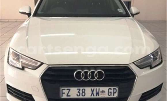 Nunua Ilio tumika Audi A4 White Gari ndani ya Manzini nchini Manzini Nunua Ilio tumika Audi A4 White Gari ndani ya Manzini nchini Manzini