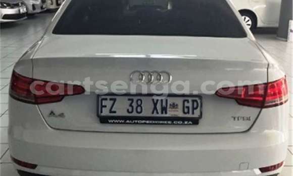 Nunua Ilio tumika Audi A4 White Gari ndani ya Manzini nchini Manzini Nunua Ilio tumika Audi A4 White Gari ndani ya Manzini nchini Manzini