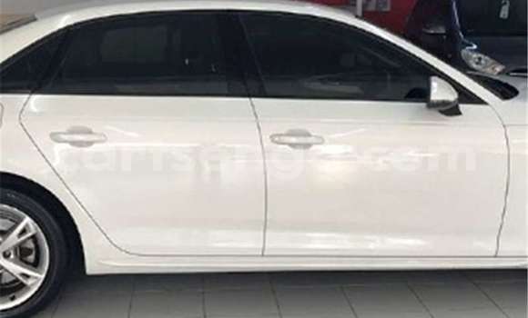 Nunua Ilio tumika Audi A4 White Gari ndani ya Manzini nchini Manzini Nunua Ilio tumika Audi A4 White Gari ndani ya Manzini nchini Manzini