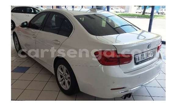 Nunua Ilio tumika BMW 3–Series White Gari ndani ya Manzini nchini Manzini Nunua Ilio tumika BMW 3–Series White Gari ndani ya Manzini nchini Manzini