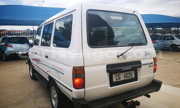 Acheter Occasion Voiture Toyota Vios Gris à Ezulwini, Hhohho Acheter Occasion Voiture Toyota Vios Gris à Ezulwini, Hhohho