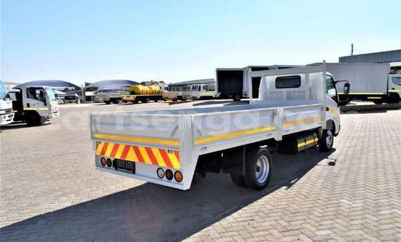 Acheter Occasion Voiture Toyota Dyna Blanc à Ezulwini, Hhohho Acheter Occasion Voiture Toyota Dyna Blanc à Ezulwini, Hhohho