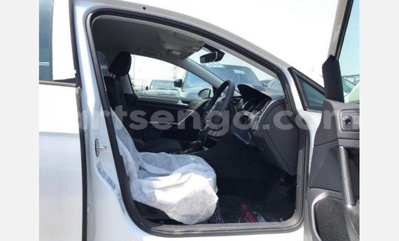Buy Used Honda CR–V White Car in Simunye in Lubombo District Buy Used Honda CR–V White Car in Simunye in Lubombo District