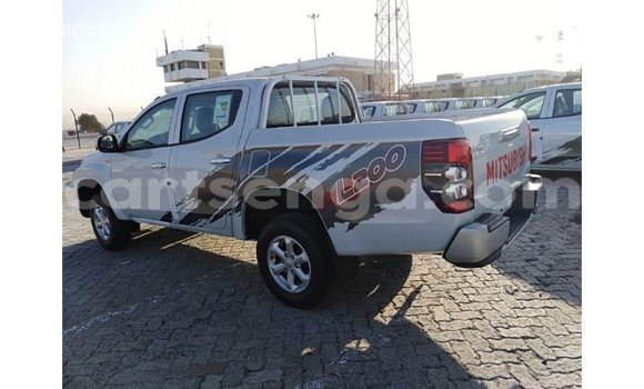 Buy Import Mitsubishi L200 White Car in Import - Dubai in Hhohho Buy Import Mitsubishi L200 White Car in Import - Dubai in Hhohho