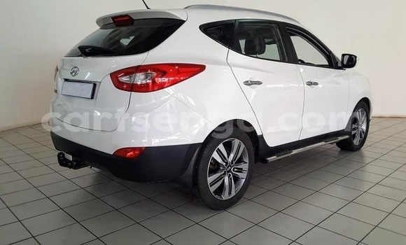 Acheter Occasion Voiture Hyundai ix35 Blanc à Ezulwini, Hhohho Acheter Occasion Voiture Hyundai ix35 Blanc à Ezulwini, Hhohho
