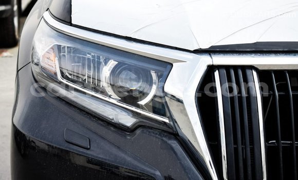 Nunua Imported Toyota Land Cruiser Black Gari ndani ya Import - Dubai nchini Hhohho Nunua Imported Toyota Land Cruiser Black Gari ndani ya Import - Dubai nchini Hhohho