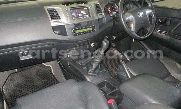 Buy Used Toyota Hilux Silver Car in Ezulwini in Hhohho Buy Used Toyota Hilux Silver Car in Ezulwini in Hhohho