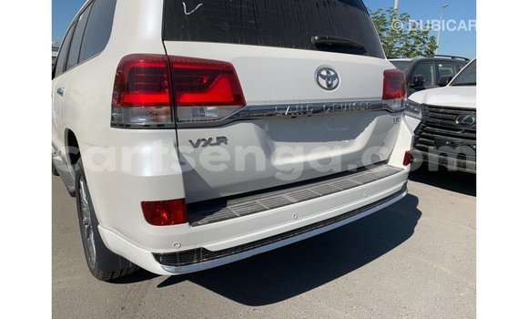 Nunua Imported Toyota Land Cruiser White Gari ndani ya Import - Dubai nchini Hhohho Nunua Imported Toyota Land Cruiser White Gari ndani ya Import - Dubai nchini Hhohho