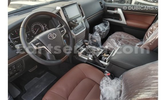 Buy Import Toyota Land Cruiser White Car in Import - Dubai in Hhohho Buy Import Toyota Land Cruiser White Car in Import - Dubai in Hhohho