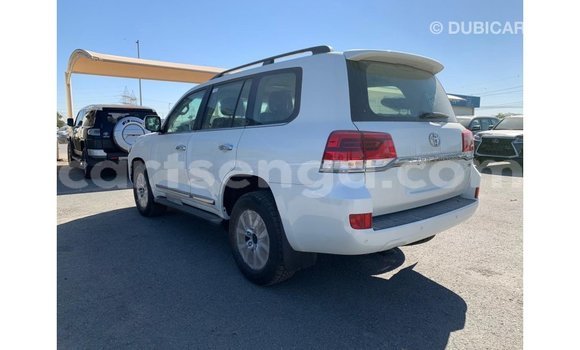 Buy Import Toyota Land Cruiser White Car in Import - Dubai in Hhohho Buy Import Toyota Land Cruiser White Car in Import - Dubai in Hhohho