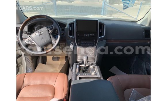 Buy Import Toyota Land Cruiser White Car in Import - Dubai in Hhohho Buy Import Toyota Land Cruiser White Car in Import - Dubai in Hhohho