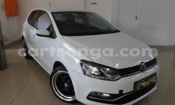 Nunua Ilio tumika Volkswagen Polo White Gari ndani ya Hluti nchini Wilaya ya Shiselweni Nunua Ilio tumika Volkswagen Polo White Gari ndani ya Hluti nchini Wilaya ya Shiselweni