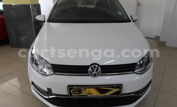 Nunua Ilio tumika Volkswagen Polo White Gari ndani ya Hluti nchini Wilaya ya Shiselweni Nunua Ilio tumika Volkswagen Polo White Gari ndani ya Hluti nchini Wilaya ya Shiselweni