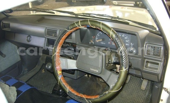 Acheter Occasion Voiture Toyota Hilux Blanc à Hlatikulu, Shiselweni District Acheter Occasion Voiture Toyota Hilux Blanc à Hlatikulu, Shiselweni District