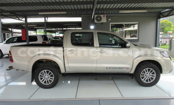 Buy Used Toyota Hilux Silver Car in Ezulwini in Hhohho Buy Used Toyota Hilux Silver Car in Ezulwini in Hhohho