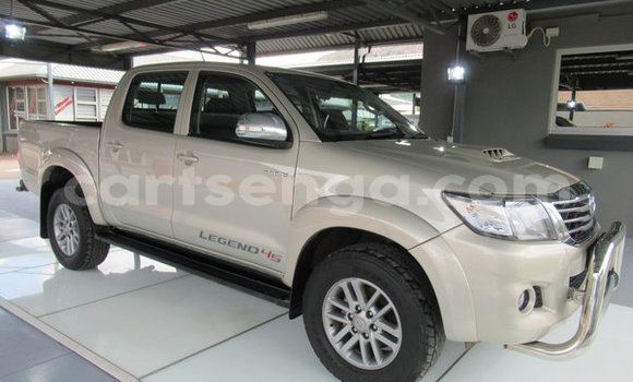Buy Used Toyota Hilux Silver Car in Ezulwini in Hhohho Buy Used Toyota Hilux Silver Car in Ezulwini in Hhohho