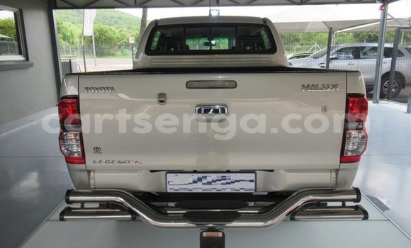 Buy Used Toyota Hilux Silver Car in Ezulwini in Hhohho Buy Used Toyota Hilux Silver Car in Ezulwini in Hhohho