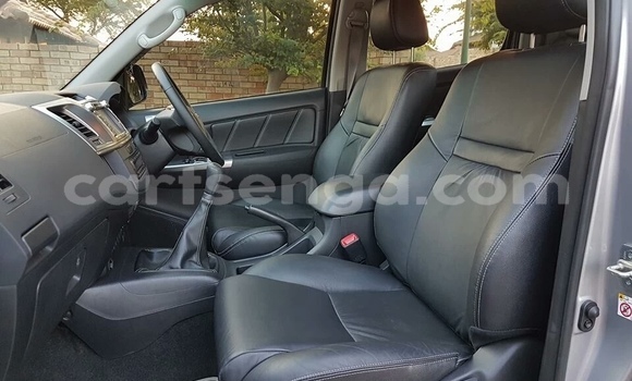 Buy Used Toyota Hilux Silver Car in Ezulwini in Hhohho Buy Used Toyota Hilux Silver Car in Ezulwini in Hhohho