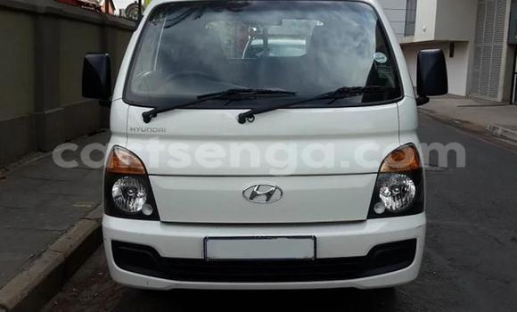 Acheter Occasion Voiture Hyundai H1 Blanc à Ezulwini, Hhohho Acheter Occasion Voiture Hyundai H1 Blanc à Ezulwini, Hhohho
