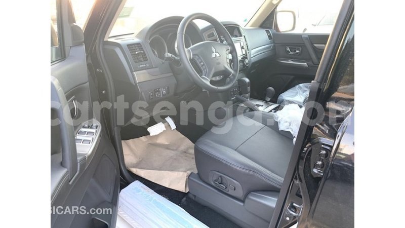 Big with watermark mitsubishi pajero hhohho import dubai 13215